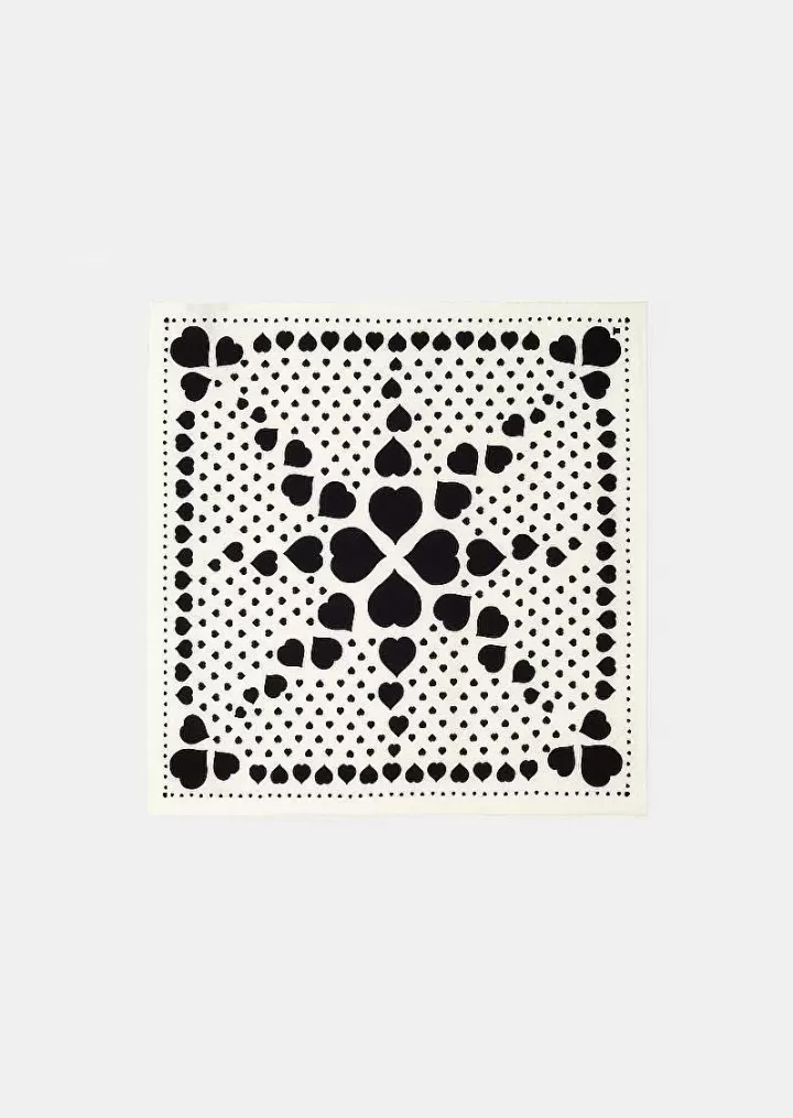Foulard Estee En Soie Ecru Avec Coeurs A Pois Noirs^TARA JARMON New