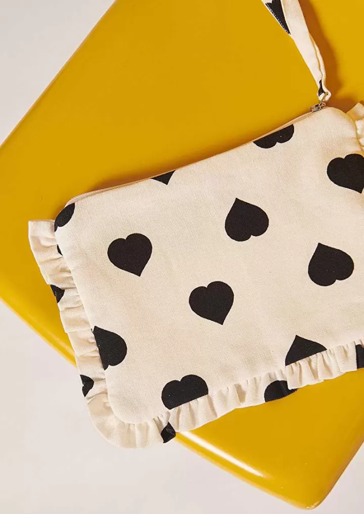 Pochette Souple Sabrina Ecru Avec Coeurs A Pois Noirs^TARA JARMON Best Sale